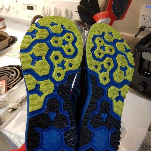 Brooks mens running shoes - Picture 2 of 6